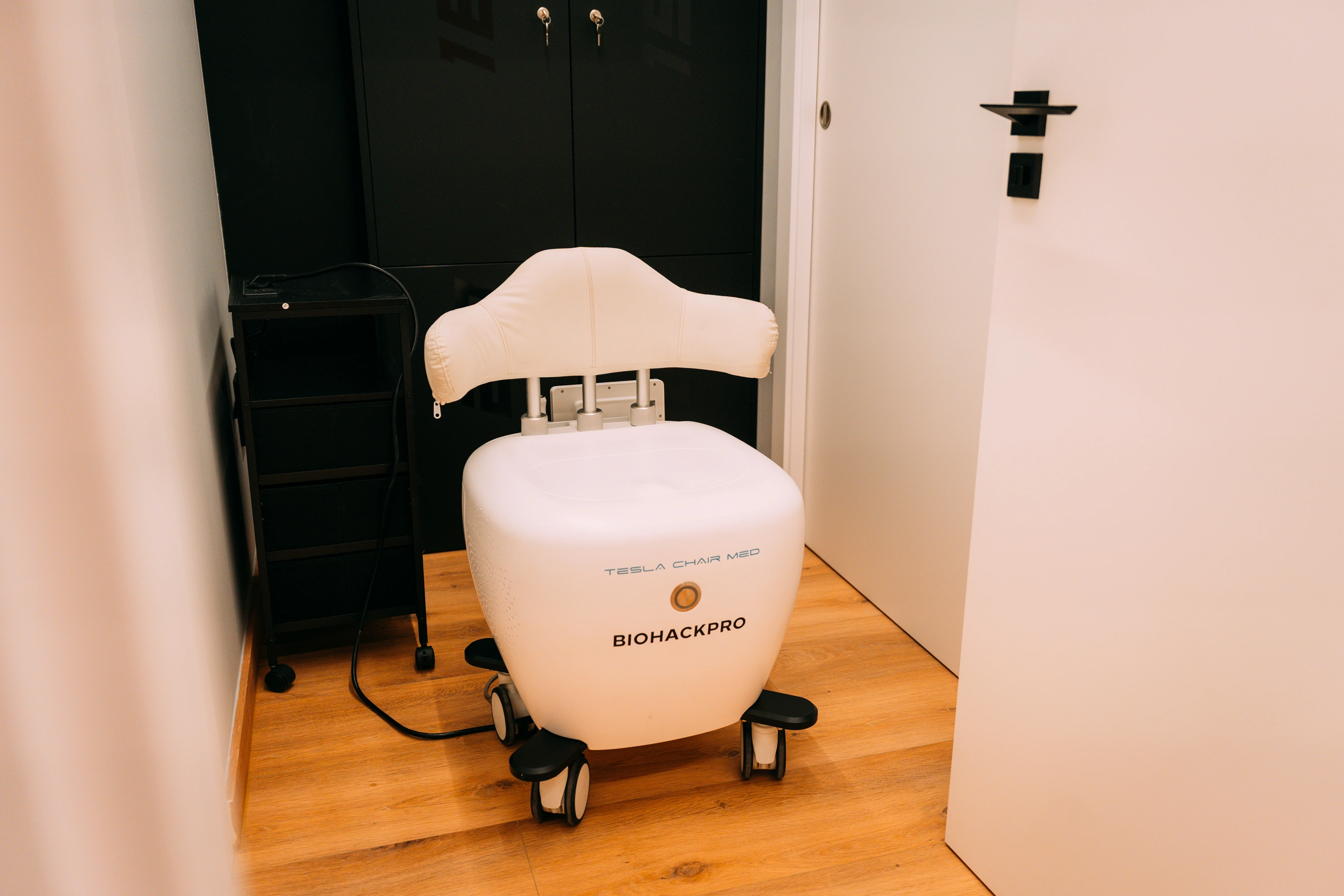 Tesla Chair Med — BiohackPro Andorra